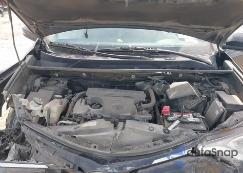 2018 Toyota Rav4 Xle z USA, uszkodzony, nr VIN 2T3RFREV2JW816350